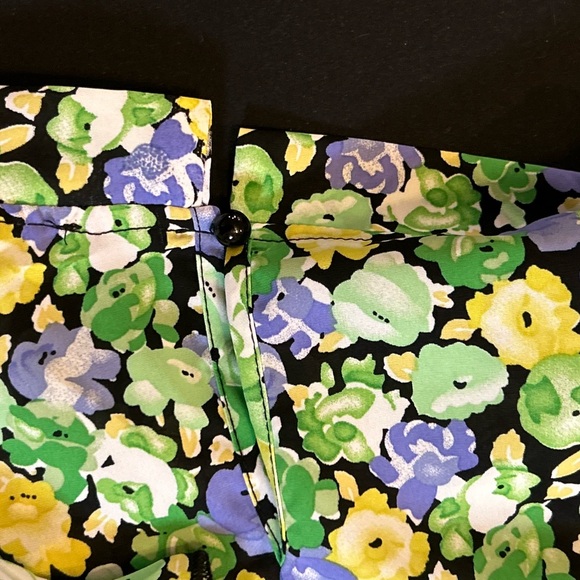 Floral Print Blouses (2) - Picture 5 of 11